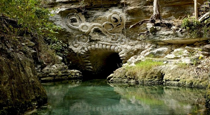 Peștera sacră a mayașilor sau poarta către un tărâm al zeilor