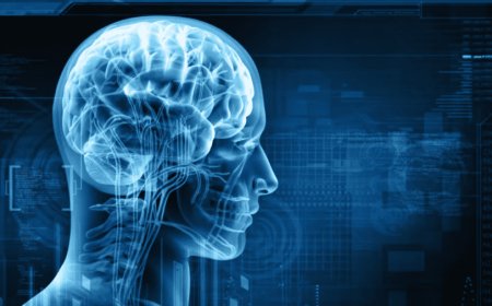 Omul căruia i-a fost implantat pe creier cipul Neuralink ar fi capabil să „controleze un mouse doar prin puterea gândului