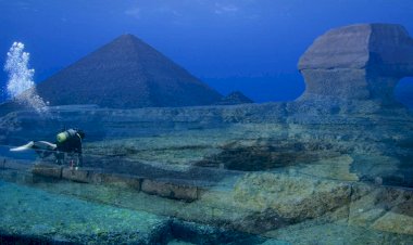 Piramidă scufundată în Triunghiul Dragonului