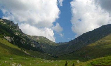 Mistere din munţii şi subsolul României