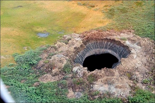 Misterul apariției unor cratere imense în diferite locuri de pe Terra
