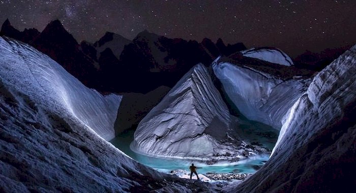 Un ghețar unic din Himalaya, descoperit cu o dronă